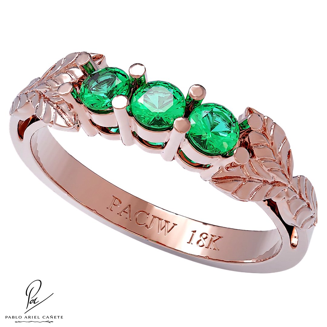 Anillo de Oro Tresillo Ficus Rojo 18k con Esmeraldas www.pabloarielcanete.com